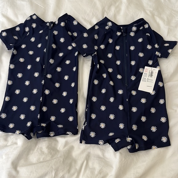 Old navy swimsuit, 3T - Picture 3 of 6